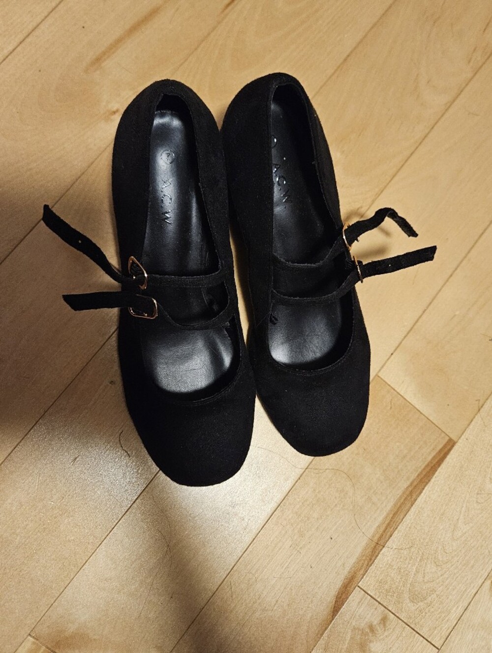 Classic Black Mary Jane Pumps with Double Strap
